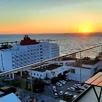 Comfortable A103 Sea View 10th Floor Parking Free *